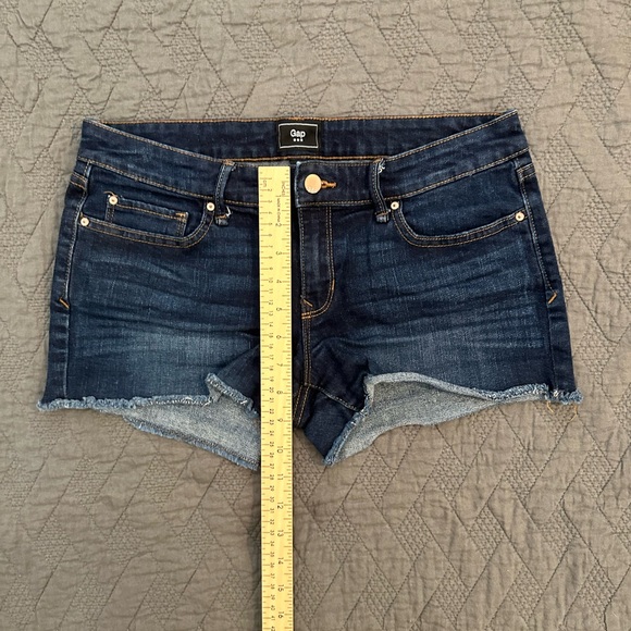 Gap denim jean shorts with frayed edges - Picture 5 of 8